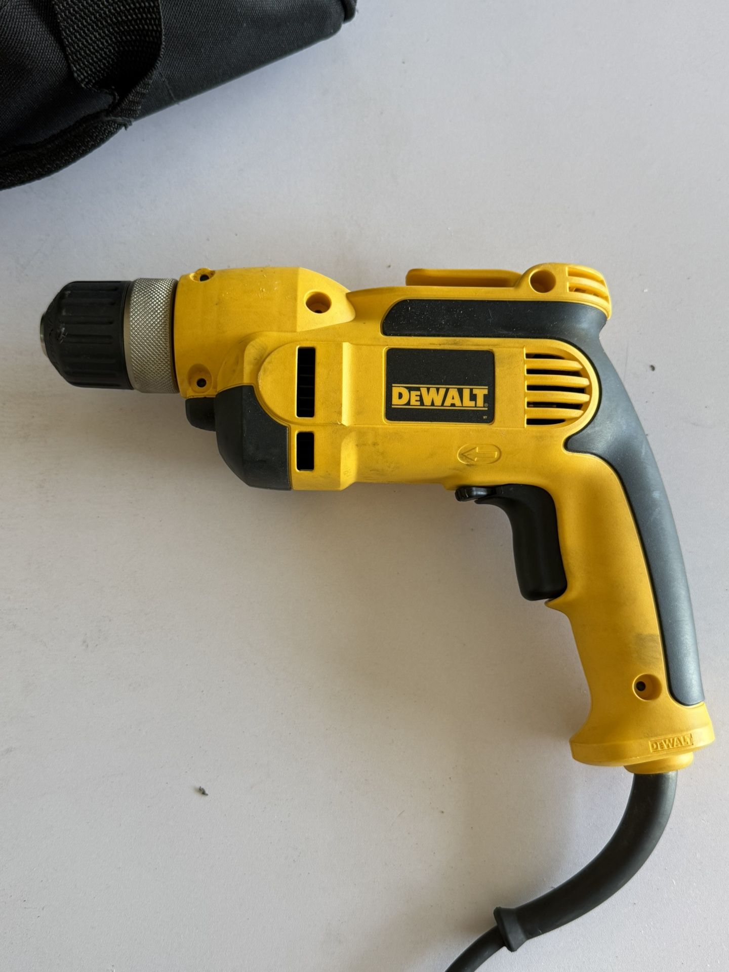 Dewalt 8 Amp Corded 3/8 In Variable Speed Drill
