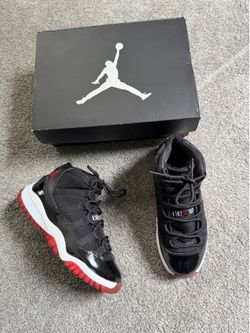These are older shoes from 2012 so I’m selling them as-is. They still look good, but I can’t guarantee how they’ll hold up if worn. SOLD AS IS   size 