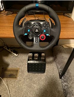Logitech G29 Racing Wheel + Pedals for PlayStation/PC