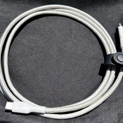 iPhone 15 charger 