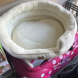 Ugg Cat/ Dog Bed