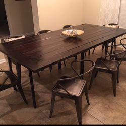 Farmhouse Dining Room Table & Chairs 