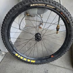 Specialized Turbo Levo Alloy Comp Front Wheel + Tire — 29"