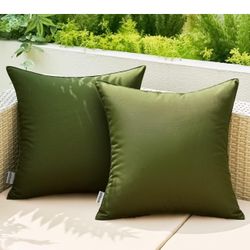 MIULEE Pack of 2 Decorative Outdoor Waterproof Pillow Covers 