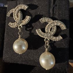 Authentic Chanel Pearl Drop Earrings 