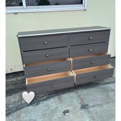 8 Drawer Dresser 