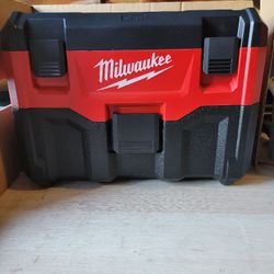 Milwaukee Vacumm 