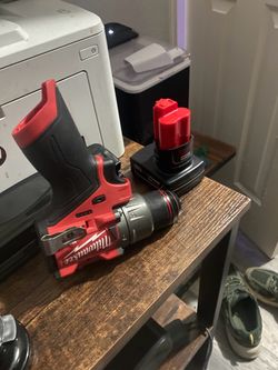 Milwaukee hammer drill fuel  with M12 battery