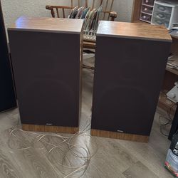 Pair of Jensen Home Speakers