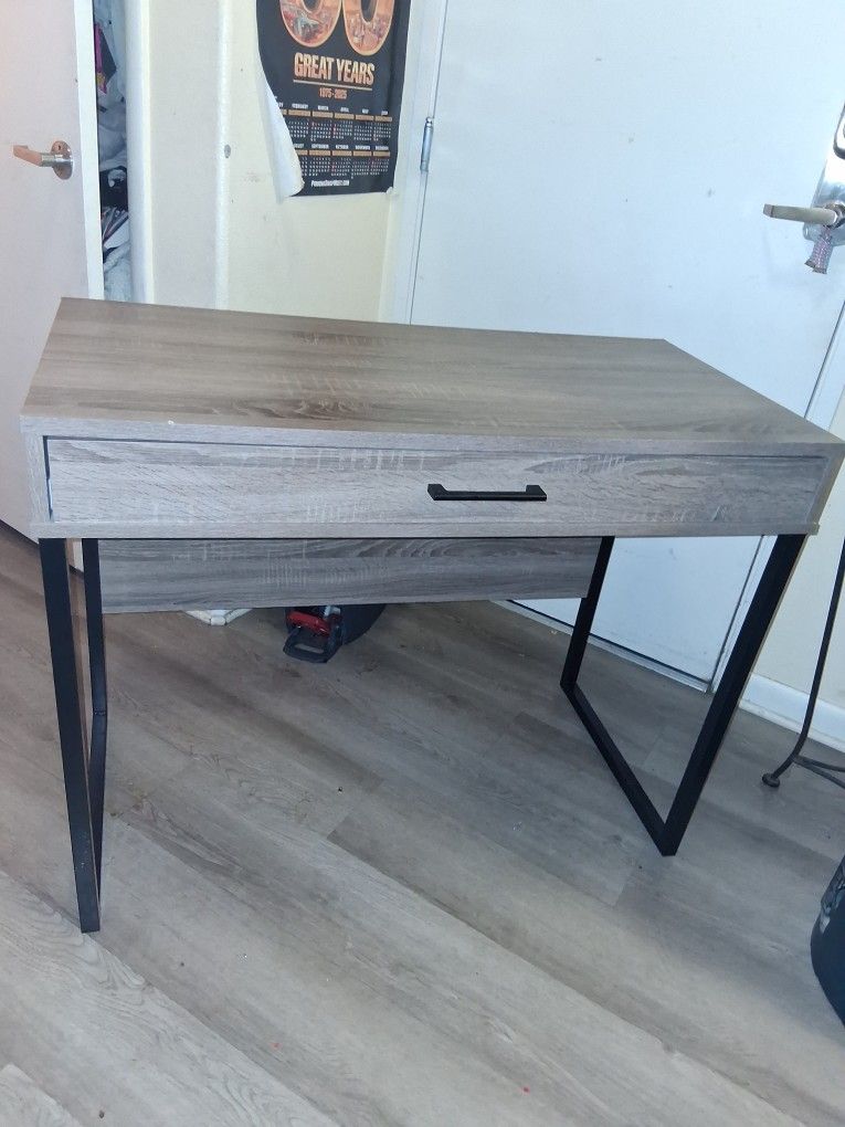 Used Desk 