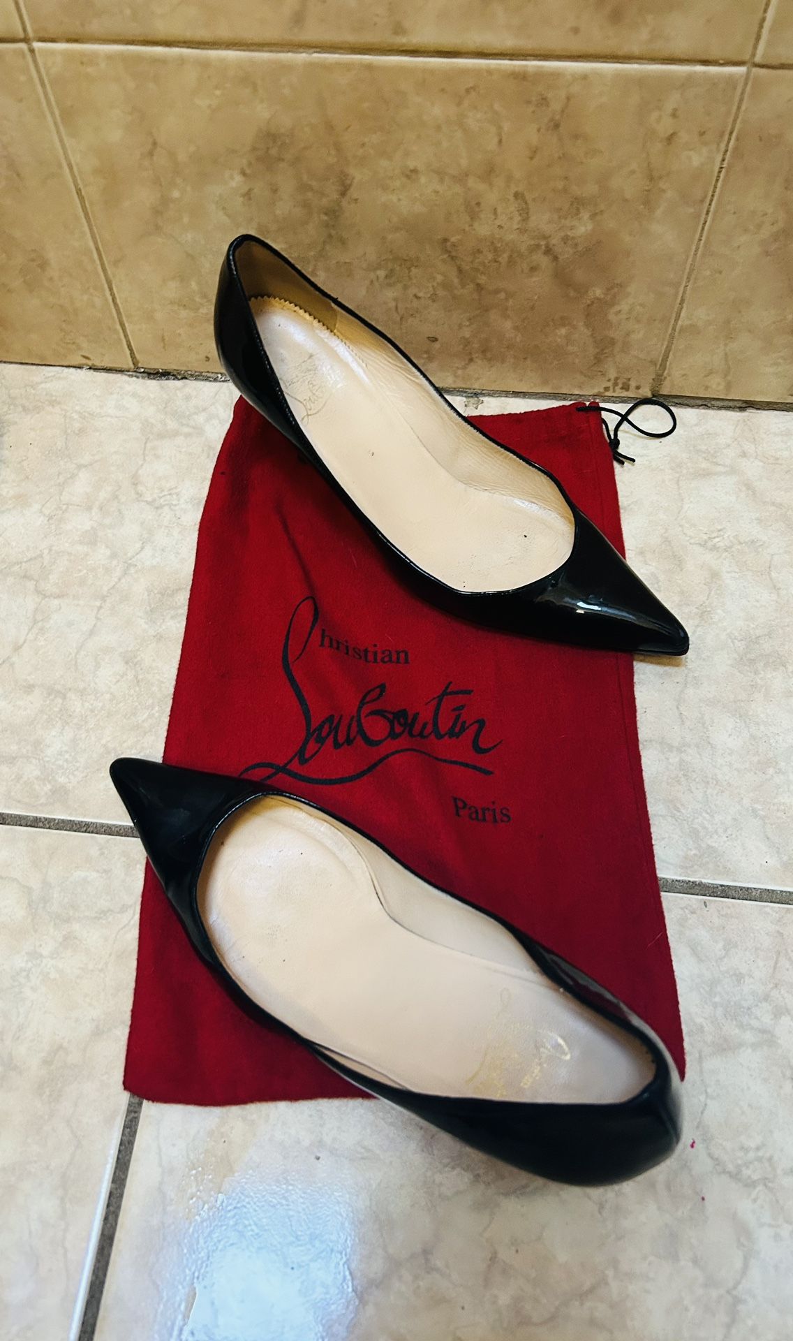 WOMENS HEALS CHRISTIAN LOUBOUTIN  $50👍🏻