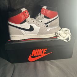 Air Jordan 1 Retro High OG Smoke Grey