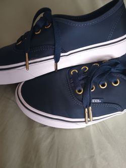 Vans Low-Top Sneakers   (women 7.5)  (men 6)