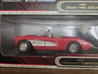 1957 Chevrolet Corvette 1:18 Diecast Model – Red/White