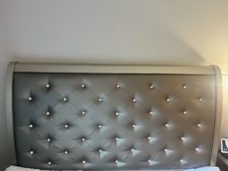 Queen Head Board & Night Stand