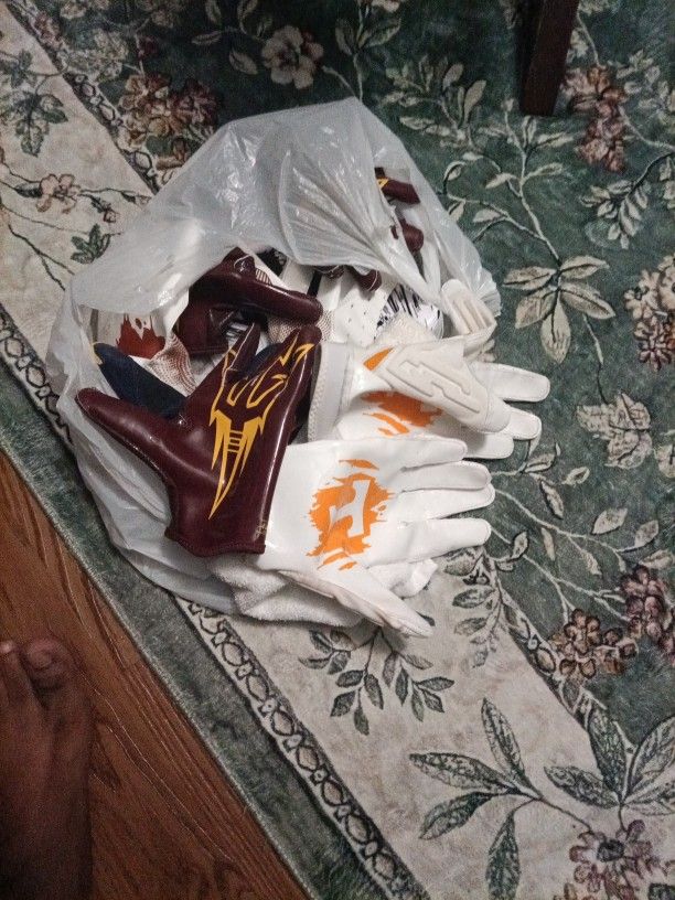 Tennessee Football Gloves