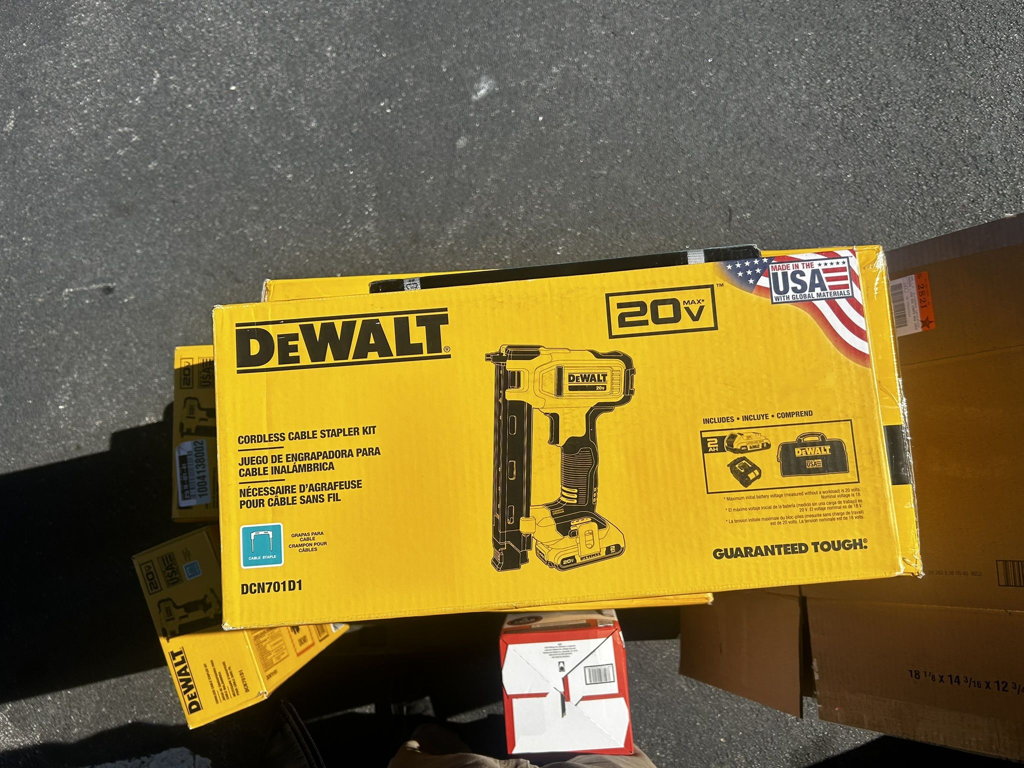 DEWALT 20V MAX Lithium-Ion Cordless Cable Stapler (Tool Only)