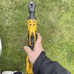 Dewalt Cordless Ratchet 20V 3/8” 