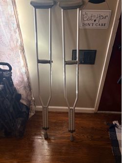 Crutches- never used