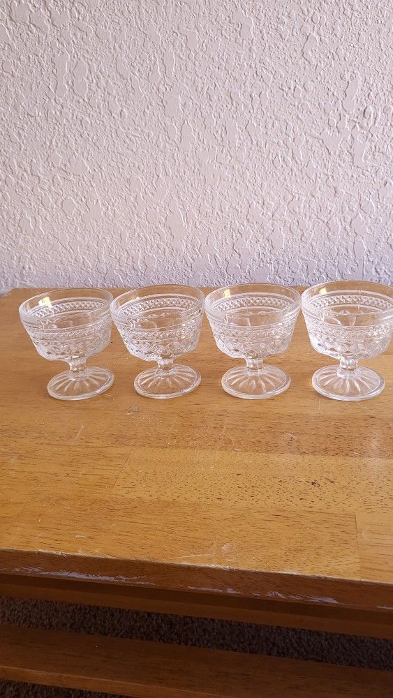 4 Ice Cream Glass Cups $12.00