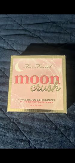 Too Faced Moon Crush Highlight