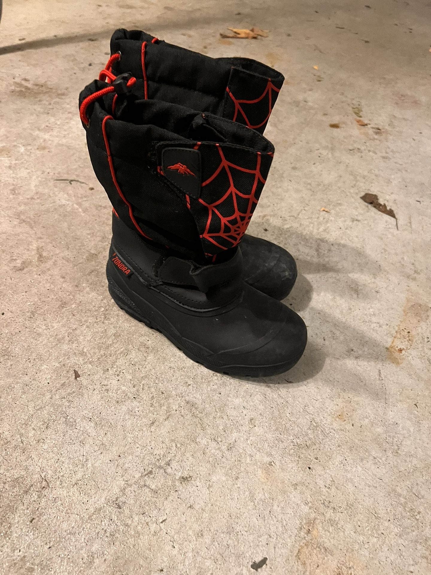 Kids Spider-Man Snow Boots.  Size 2