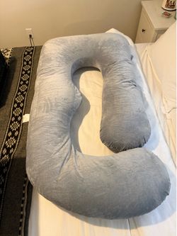NEW Momcozy Pregnancy Pillow