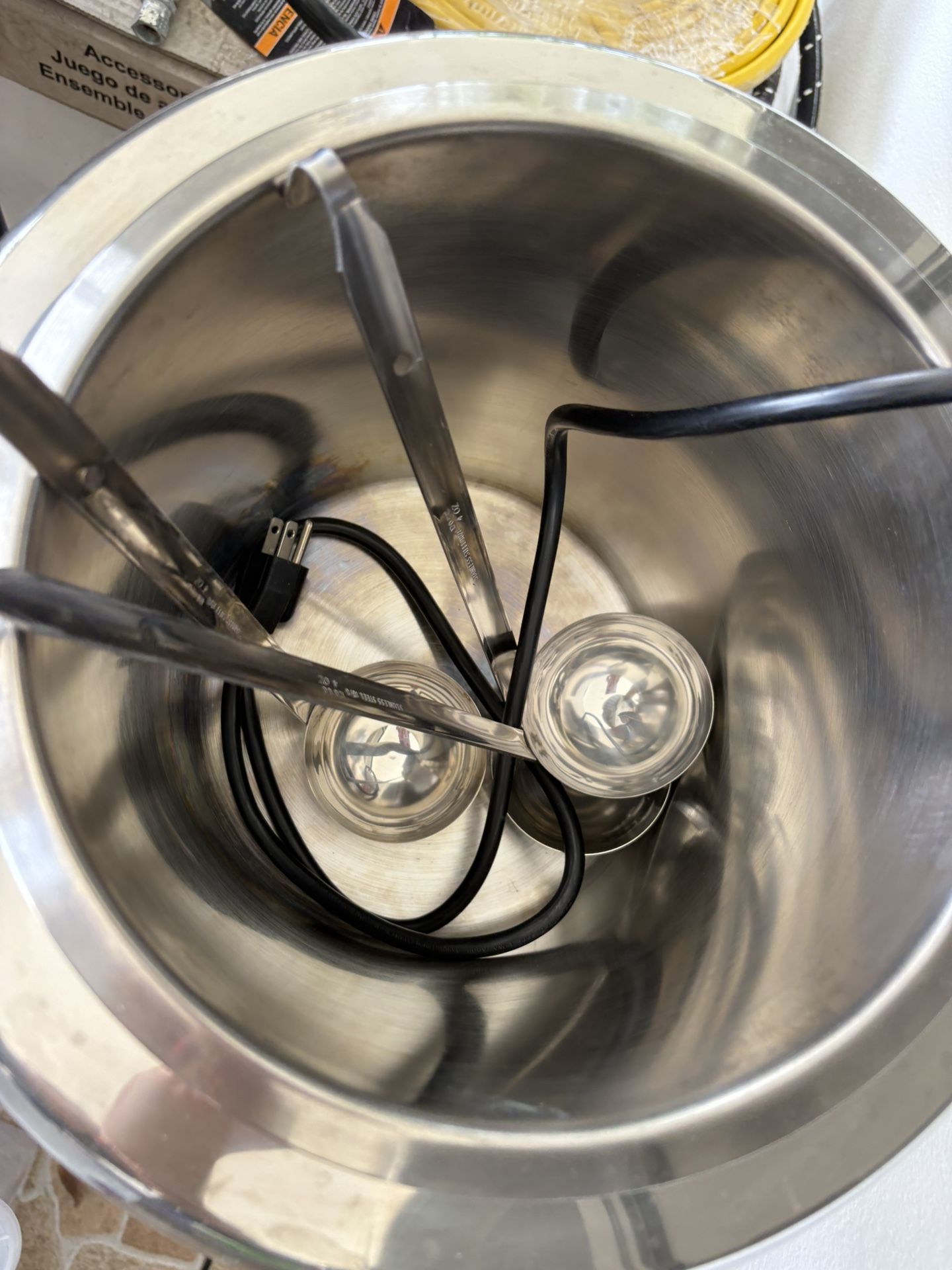 Avantco S30SS 11 Qt. Stainless Steel Soup Kettle Warmer - 2 Units For $50