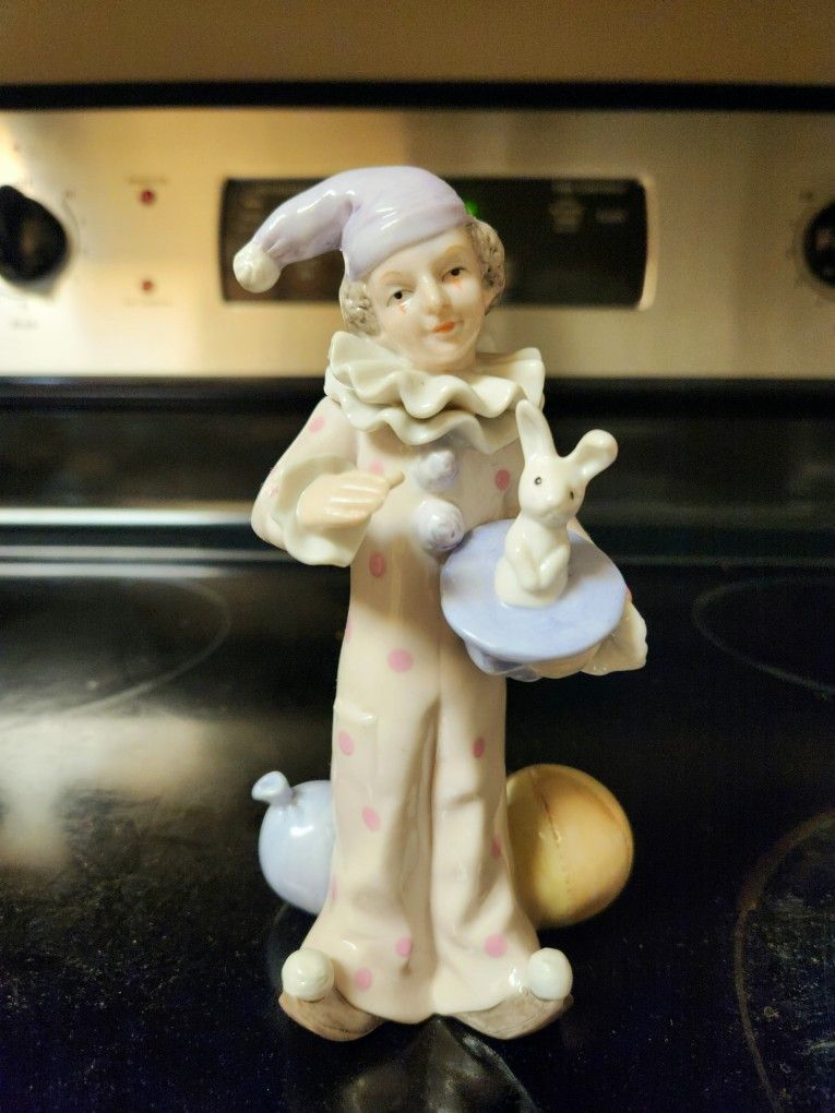 1986 LEFTON SEVILLA CLOWN  MAGICIAN RABBIT IN HAT #05516 BY AUDREY SEBASTIAN