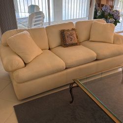 Vintage Drexel Heritage 3-Seat Sofa – Cream – Pet & Smoke Free