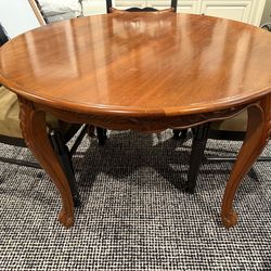 Round Dining / Breakfast Table