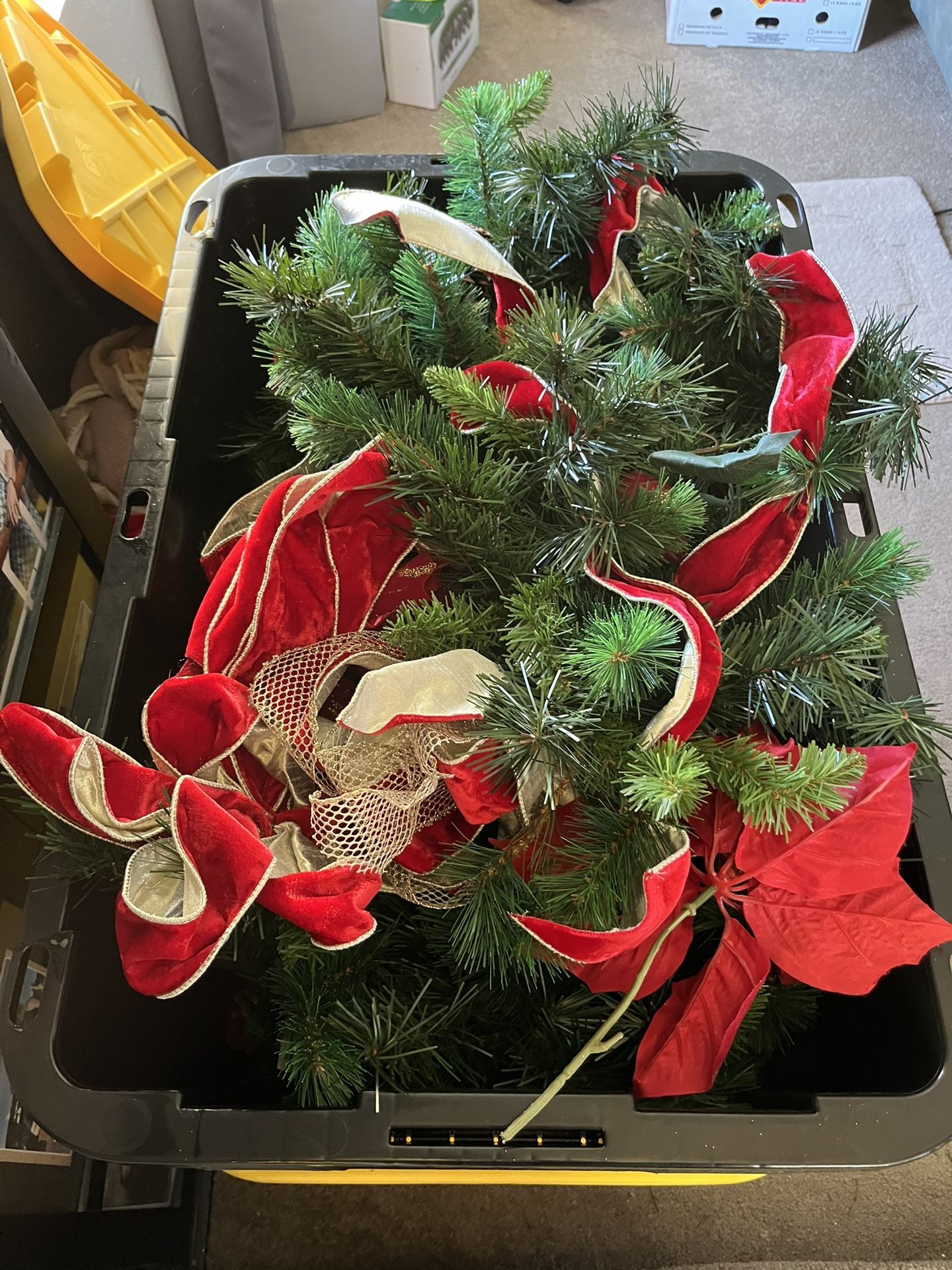 Over 32 Feet Of Christmas Garland