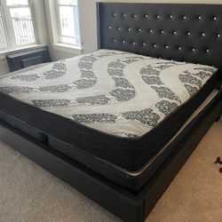 BRAND NEW KING SIZE BED , MATTRESS AND BOX SPRINGS $565! QUEEN SIZE $525!