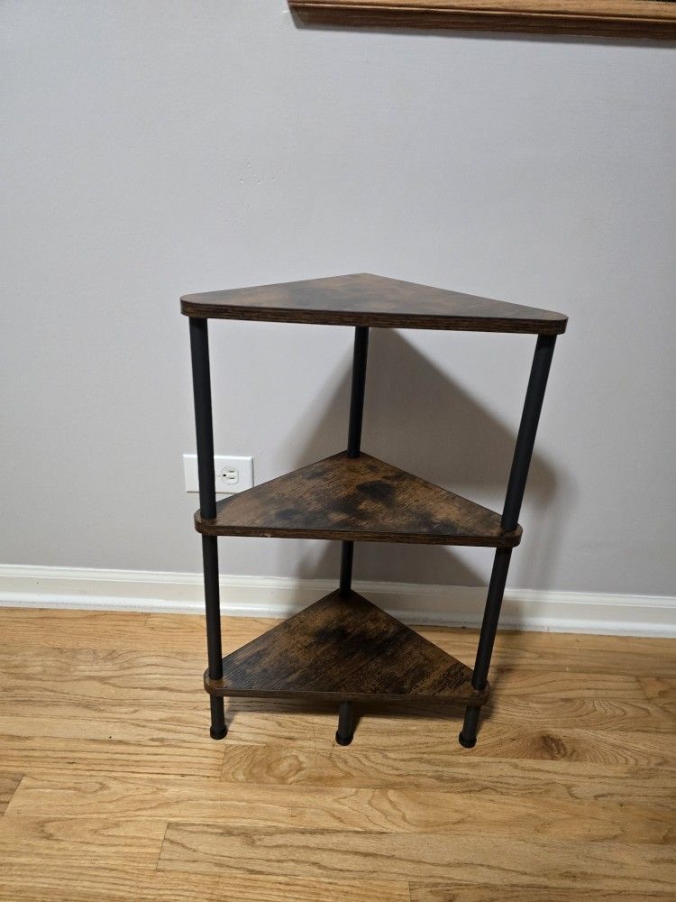 Corner table