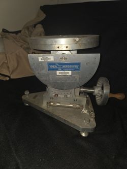 ​Ideal Aerosmith Precision Tilt & Turn Table (Lab / Machine Shop Gear)Professional-grade Ideal Aerosmith precision two-axis tilt and turn positioning 