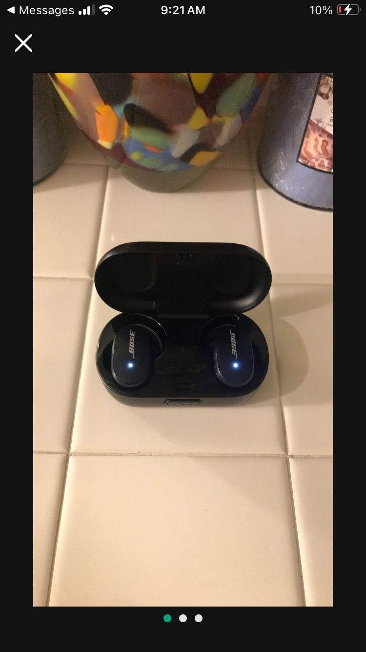 Bose Noise Canceling Headphones Used 1 Time!