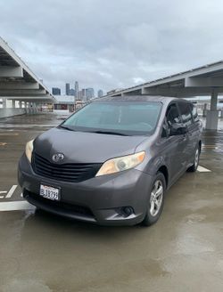 2012 Toyota Sienna