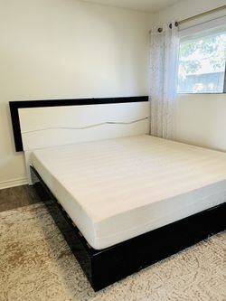 California King Bed Frame + Mattress Black & White Modern Style