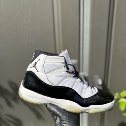 Air Jordan 11 Men's Size 11 White/Black-Concord 2018-378037-100