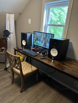 Yamaha HS8 Studio Speakers