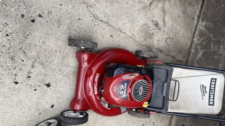 Craftsman lawnmower 22 inch cut 6.75 motor it’s got the battery that everybody wants I remember it’s a push PUSH where do you go