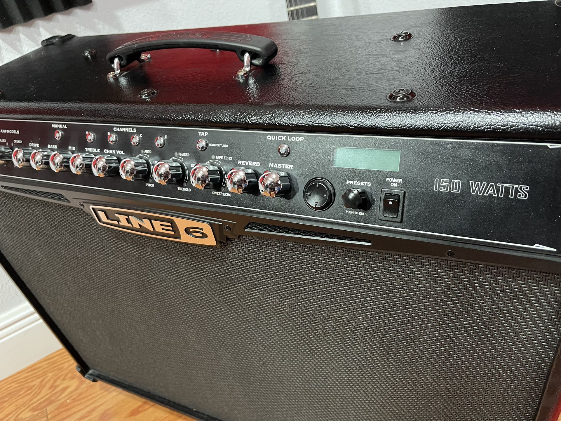 Line 6 150 Watts, Guitar Amp Combo With Effects