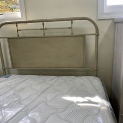 METAL FULL-SIZE HEADBOARD W/ BED FRAME