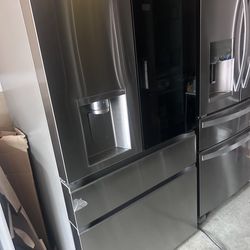 🚨 LIKE NEW LG  29 CU. FT. SMART INSTAVIEW 4-DOOR REFRIGERATOR 🚨 💎 MyColor InstaView | MAX Capacit