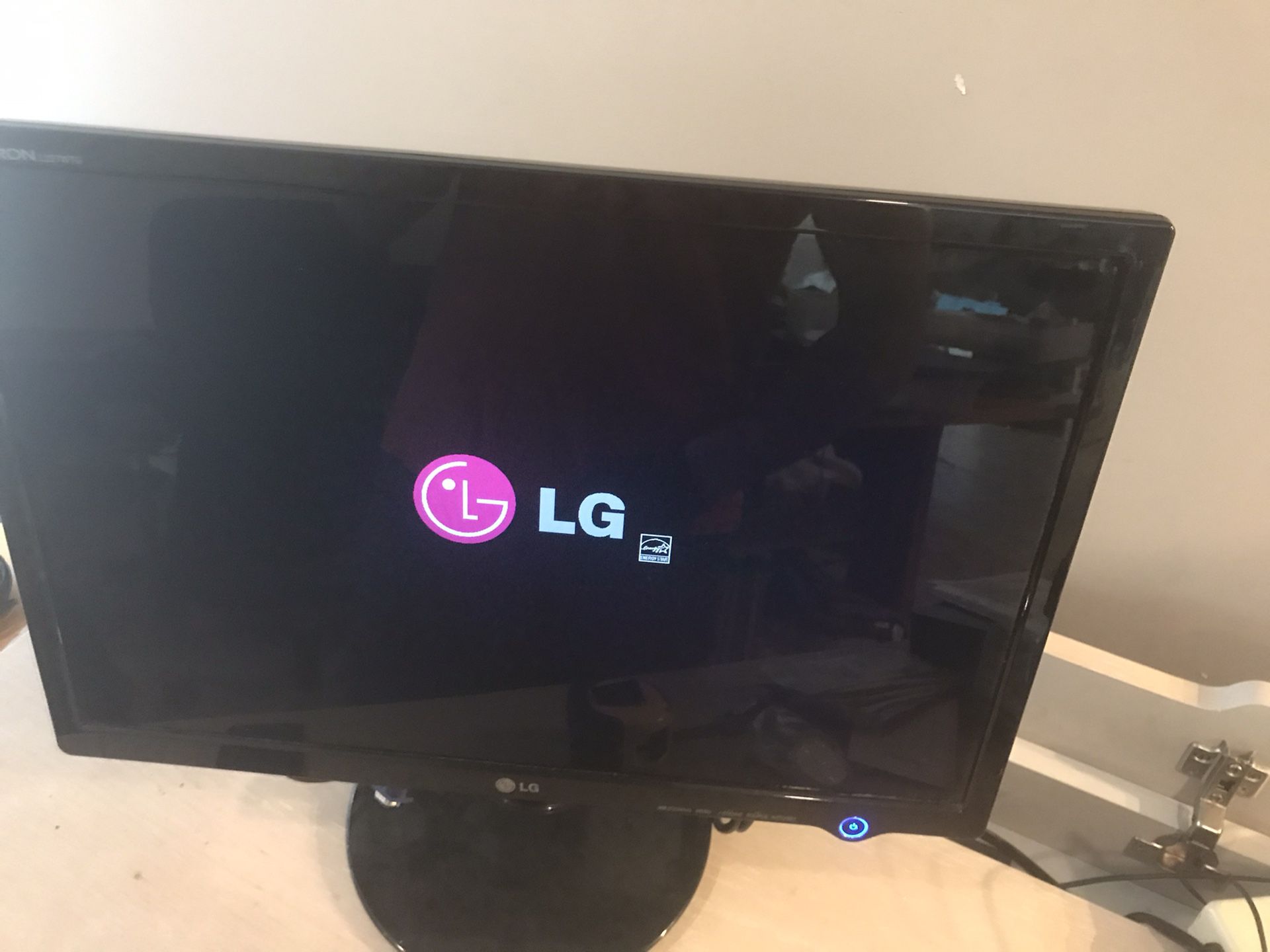 LG 22” LCD computer monitor