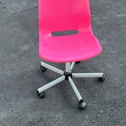 Like New Plastic Desk Chair