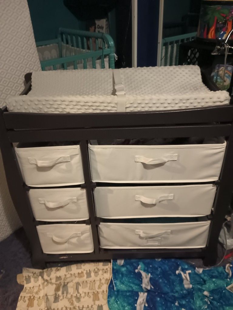 New Sleigh Style Baby Changing Table w/ Drawers, Extra Thick Pad w/ Straps & Matching Pad Liners