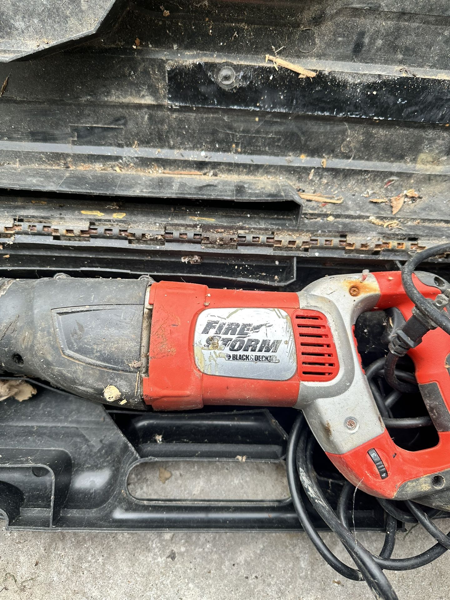 The Black & Decker Firestorm (FS9500RS) 9.5 amp reciprocating saw