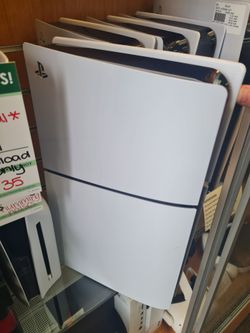 PS5 Slim w/ Disc Drive