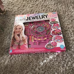 Jumbo Jewelry Maker